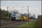 Rheincargo 248 061 mit der Gleisstopf- & Profiliermaschine (STRABAG, NVR: 99 80 9425 002-9 D-STRPL) am 21.03.2026 bei Km 20,0 nahe Himmelstadt im Maintal.