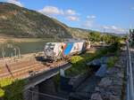 Northrail Vectron Dual Mode 248 004, vermietet an RheinCargo, fährt solo durch Oberwesel, am 10. September 2025.