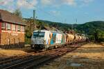 248 004 RheinCargo mit Schotterzug in Oberwinter, Juli 2026.