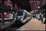 DSB Triebzug 5841 wartet am 5.3.2017 um 16.21 Uhr am Bahnsteig des HBF Kopenhagen auf die Abfahrtzeit.