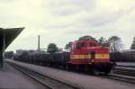 ØSJS (Østsjællandske Jernbaneselskab, Østbanen): Diesellok Dl 8 mit Güterwagen Bahnhof Køge am 21. September 1974. - Die Diesellok Dl 8 (ex-M8) wurde 1953 von der Firma Frichs in Aarhus gebaut. Sie hatte einen 6-zylindrigen Frichs-Dieselmotor. 