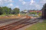 Bahnhof Varde Vest, Ansicht der stlichen Bahnhofsausfahrt im Hintergrund erkennt man den Bahnbergang Lerptvej......17.6.2011