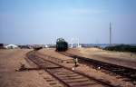 DSB MT 159 mit zwei Güterwagen Glyngøre am 5. September 1976. - Im Hintergrund das Fährbett für die Eisenbahnfähre zwischen Glyngøre und Nykøbing Mors.