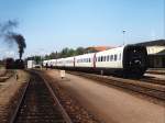 5240/5040 und 5239/5039 mit IC Aalborg-Kbenhavn auf Bahnhof Randers am 15-5-1999.