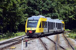 Dieseltriebzug Lint 41 von Gilleleje kommt in Bahnhof Kagerup in Gribskov an. Standort auf dem Bahnsteig. Aufnahme: 24. Juni 2023.