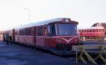 SB, Skagensbanen: Ein Triebzug bestehend aus einem Triebwagen (Ym 2) und einem Steuerwagen (Ys) hält am 25. Februar 1975 im SB-Bahnhof Skagen. Die Privatbahn SB bediente die Bahnlinie Skagen - Frederikshavn. - Heute bedient die Bahngesellschaft Nordjyske Jernbaner die Strecke mit Desiro-Zügen.