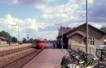 HTJ (Høng-Tølløse-Jernbane) Schienenbustriebwagen S 44 (Kalmar Verkstadsaktiebolag, Schweden 1953) Bahnhof Tølløse (DSB-Bahnsteig) am 25.