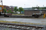 Ein leerer Flachwagen Anfang Juni 2018 unweit des Bahnhofes in Aalborg.