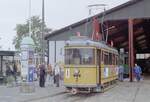 Sporvejsmuseet Skjoldenæsholm / das Dänische Straßenbahnmuseum: Impressionen aus dem 16. August 1992. - Zwischen dem Eingang des Museums am Skjoldenæsvej und der Wagenhalle läuft die Schmalspurstrecke (1000 mm), die u.a. vom ÅS-Tw 3 bedient wird. Die Besucher müssen alle erst mit einem Schmalspurfahrzeug fahren, um an das eigentliche Museum und die Normalspurstrecke heranzukommen. - Seitdem ich 1992 diese Aufnahmen machte, hat sich im Straßenbahnmuseum vieles geändert und verbessert. U.a. sind die Normalspurstrecke verlängert, mehr Fahrzeuge restauriert und neue Wagenhallen errichtet worden. -  Scan eines Farbnegativs. Film: Kodak Gold 200-3. Kamera: Minolta XG-1.