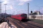 DSB S-Bahn im Mrz 1975: Ein Zug der Linie E in Richtung Hillerd verlsst den S-Bf Lyngby.