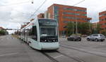 Århus / Aarhus: Aarhus Letbane SL 2 (Stadler Tango 2202) Randersvej / Nordre Ringgade / Nørrebrogade am 1. Juli 2019. - In diesem Kurs fuhr ein Straßenbahn-/Stadtbahnfahrzeug des Typs Stadler Tango; von diesen in Altenrhein in der Schweiz hergestellten Fahrzeugen besitzt die Aarhus Letbane 12. Sie sind 39m lang, fassen 256 Fahrgäste und fahren bis 100 Stundenkilometer. Die Fahrzeuge dieses Typs bedienen vor allem die Linie 1, Aarhus H - Grenaa. Diese 68,9 km ehemalige DSB-Lokalbahnstrecke wurde nach Umbauarbeiten, die drei Jahre dauerten, am 30. April 2019 als elektrische Stadt-/Lokalbahn wieder eröffnet.   