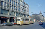 København / Kopenhagen Københavns Sporveje SL 7 (DÜWAG/Kiepe-GT6 871) København K, Frederiksborggade im April 1971.