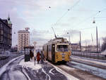 København / Kopenhagen Københavns Sporveje SL 5 (DÜWAG/Kiepe-GT6 878) København S, Amager Boulevard / Thorshavnsgade im Dezember 1971.