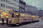 Weihnachten 2020: Mit vier alten Straßenbahnaufnahmen aus meiner Geburtsstadt Kopenhagen möchte ich allen, die Bahnbilder.de benutzen, fröhliche Weihnachten wünschen.
Bild 4: Københavns Sporveje SL 16 (Tw 518 + Bw 15**) København K, Nørre Voldgade / Nørreport Station (: DSB-Bahnhof Nørreport) im Februar 1970.