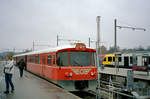 Gribskovbanen (GDS): Ein Dieseltriebzug bestehend aus einem Triebwagen (Ym), einem Zwischenwagen (Yp) und einem Steuerwagen (Ys) hält am 13. Februar 2007 im Bahnhof Hillerød. - Scan eines Farbnegativs. Film: Kodak Gold 200-6. Kamera: Leica C2.