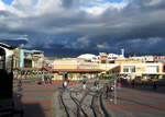 Beeindruckende Wetterstimmung bei der Einfahrt des Tren Crucero in den Bahnhof in Riobamba. Riobamba, 05.08.2018