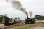Im Bahnhof Yaguachi: der Tren Crucero ist ins Gleisdreieck gefahren. Hier wird die Dampflok abgehängt, sie wechselt die Fahrrichtung und fährt nach Guayaquil zurück. Anschliessend wechselt die Diesellok Nr. 2405 an die Spitze des Zuges. Yaguachi, 04.08.2018