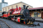 Wunderschöne Dampflok Nr. 17 im Bahnhof in Quito. Das Foto wurde ausserhalb des Gleisbereichs aufgenommen (Kopfbahnhof). Quito, 06.08.2018