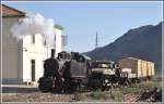 Zwei Dinosaureier der Eritrean Railway sind 442.56 und der Ural daneben. (01.02.2012)