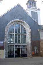 Empfangsseite des Bahnhofs Valga - noch unrenoviert, September 2003