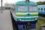 berregionaler Triebzug bereit zur Abfahrt aus dem Bahnhof Tallin, September 2003