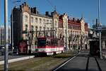 Tw 161 der Talliner Straßenbahn, eingesetzt auf der Linie 2, an der Hst.