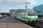 Am Abend des 12.07.2019 stand Sr2 3215 mit ihrer IC-Garnitur auf Gleis 12 im Hauptbahnhof von Helsinki und wartete drauf später als IC 971 nach Turku zu fahren.