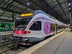 S-Bahn Helsinki VR Sm5 67 A auf der Linie I zum Flughafen in Helsinki, 05.12.2023.