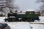 Verschneite Dampflok 752 der VR-Baureihe Vr3, Achsfolge 0-E-0, aufgestellt am Bahnhof Kuopio, Finnland, 08.3.13 

Diese Lok wurde 1924 von Hanomag gebaut, weitere 4 von Tampella Oy in Tampere. Sie waren bis 1975 in Betrieb, drei Stck sind noch erhalten. Mit einer Hchstgeschwindigkeit von 45 km/h wurden sie hauptschlich im schweren Rangierdienst eingesetzt.