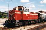Dv12 2646 der VR rangierend vor Nachtzug aus Helsinki am 01.08.1999 in Rovaniemi.