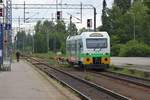 Am 27.07.2017 steht in Iisalmi ein Dieseltriebwagen der Reihe Dm12 nach Ylivieska bereit.