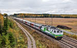 Die Sr1 3069 fährt mit dem P 32 aus Moskau nach Helsinki in Suurimäki vorüber.Bild vom 7.10.2017