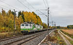 Eien Doppeltraktion der Sr 1 Lokomotiven 3057 / 3064 fährt mit einem leeren Stahlcoilzug in Akaa nach Norden vorüber.Bild 1.10.2017 