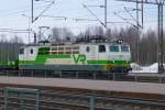 Eine E-Loks der VR-Baureihe Sr1, #3029 zieht einen Gterzug durch Riihimki, 12.4.13