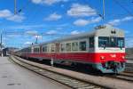 Die lange Reihe von Triebwagen der VR-Baureihen Sm1 und Sm2 im Bahnhof Riihimki wird heute angefhrt von Sm1 #6223, 03.05.13   