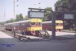 Zwei Vorort-Triebzge Sm2 im Jahre 1989 in Helsinki Hbf.