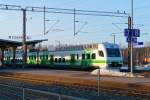 Hlt im Rahmen: Triebwagen Sm4 #6308+6408 der VR bereit zur Abfahrt im Bahnhof Riihimki, 14.4.13 