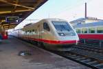 Triebwagen Sm3 Pendolino der VR fhrt ohne Halt durch den Bahnhof Riihimki, 14.4.13  