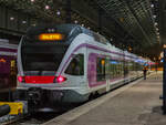 S-Bahn Helsinki VR Sm5 75 A steht in Helsinki, 05.12.2023.