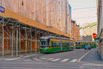 Straßenbahn Škoda ForCity Smart Artic MLNRV3 #448 der Linie 1 am 22.07.2021, Tehtaankatu, Helsinki.