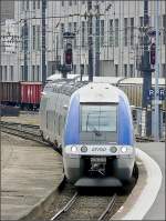 Der Triebzug Z 27750 kommt am 22.06.08 aus Nancy und fhrt in den Bahnhof von Metz ein.