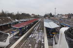 Blick über die einsamen Bahnsteige des Bahnhofs Haguenau am 18.03.2018