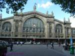 Das imposante Hauptportal des Gare du Nord in Paris.