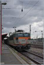 Eine der letzten BB 25500, die BB 25664 stellt in Strasbourg ihren TER bereit.