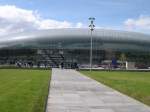 Die neue Glasfassade des Bahnhof Strasbourg erstrahlt in der Sonne. 13 April 2008.