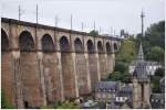 Die 150 Jahre alte Brcke von Morlaix ist 292m lang und schwingt sich in 62m Hhe ber das Tal. Es ist das bedeutenste Bauwerk an der Linie Paris - Brest. (17.09.2013)