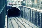 RATVM Tram de Marseille__Ausfahrt aus dem Tunnel vom Endpunkt Gare de noailles in den Boulevard Chave.