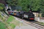 Ein Zug des Train  vapeur des Cvennes, bespannt von der Dampflokomotive 140-C-27, fhrt am 24.