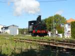 Nach Ankunft des Zuges aus La Tremblade setzt sich Lok NR 3 an die Spitze des Zuges um ihn nach wenigen Minuten durch Hgel und Wiesen nach Saujon zu bringen.