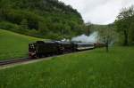 Auch am 12.05.2013 war das Wetter nicht besser am Hauenstein:  Dampfextrazug mit 141.R.1244 kurz nach dem Verlassen des Hauenstein-Scheiteltunnels (Trimbach, 12.05.2013).